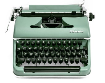 Olympia Schreibmaschine Hellgrün, Vintage Schreibmaschine Olympia SM2, Deutsche Schreibmaschine QWERTZ, Restaurierte Schreibmaschine