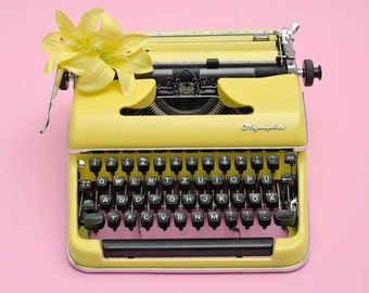 Yellow Typewriter Olympia SM3, Vintage Typewriter Yellow, Olympia Typewriter, Working Typewriter Retro, Manual Typewriter German