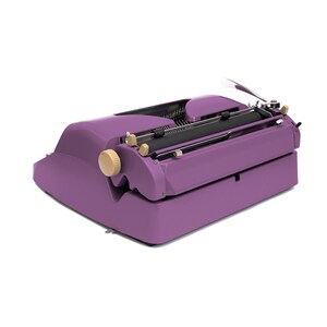 Purple Typewriter Working, Vintage Typewriter Triumph Gabriele 1, Manual Typewriter Violet, Gift for Writer, Serviced Typewriter Restored image 6