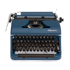 Olympia Typewriter Blue, Working Typewriter Vintage, Writer&#39;s Gift, Retro Typewriter 50s, Dark Blue Typewriter, Manual Typewriter Germany
