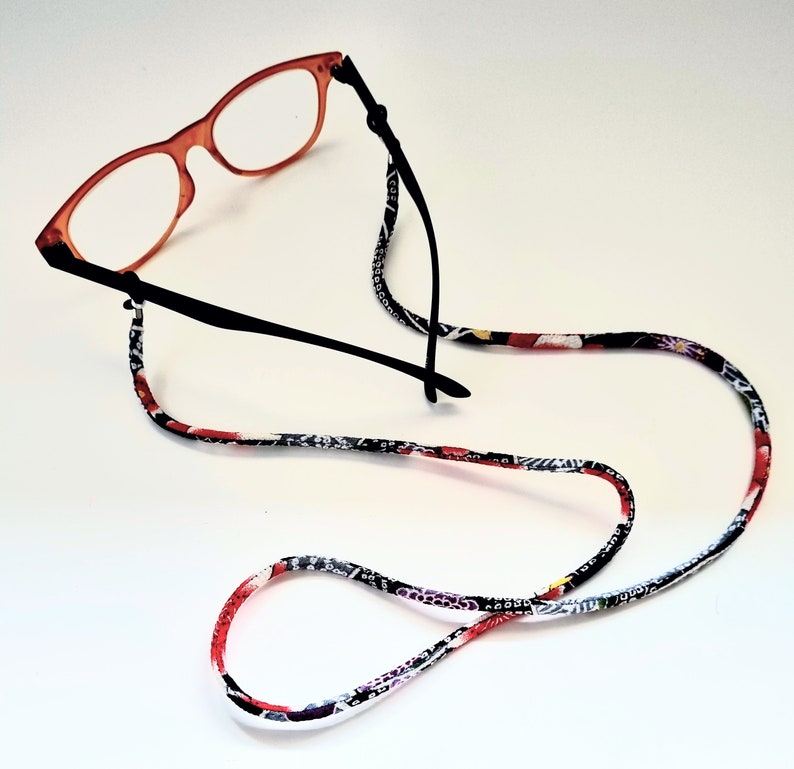 Eyeglasses Holder BLACK x RED, sakura桜 mix, Japanese Kimono Accessory, Reading glass cord, sunny cord, sunglass neck strap, gift for her image 3