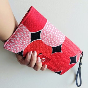 Organizador de viaje de tela / ROJO x NEGRO - Puntos, Porta pasaporte familiar, billetera de viaje, Regalo para mamá, para familia numerosa, regalo para viajero, 謹賀新年