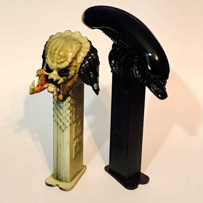 Custom/ functional Alien V. Predator Candy/Pez Dispenser Set Etsy