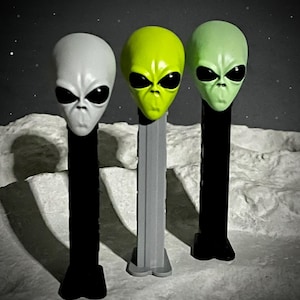 Custom/functional Gray Alien Pez Dispenser - Fantasy Dispenser - Art Figure