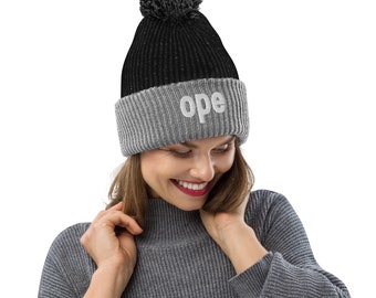 Ope Pom-Pom Beanie for Midwesterners