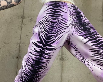 VINTAGE Deadstock 90s Alberto Makali Purple/ Black/ White Zebra Print Capri Pants | OOAK Y2K Animal Print Pants | Purple Capris | Women SZ 8