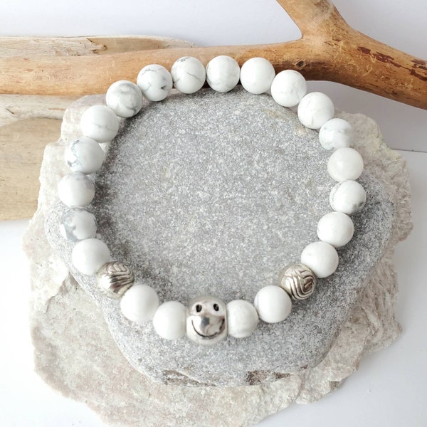 Bracelet en howlite, pierre semi précieuse