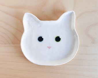 Small jewelry dish, handmade ceramic, white cat, glossy glaze, trinket ring dish, pottery, fun quirky cute, animal home decor, pet lover