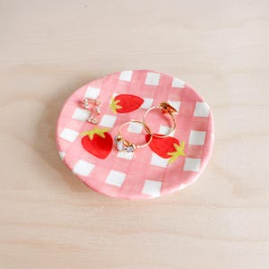 Small ring dish, handmade ceramic, gingham strawberry dish, pink cute pottery, fruit summer picnic, jewelry trinket holder, unique gift