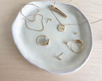 Large jewelry dish, handmade ceramic, light pastel color, clay pottery, jewelry ring dish, home desk decor, dessert plate, modern minimalist