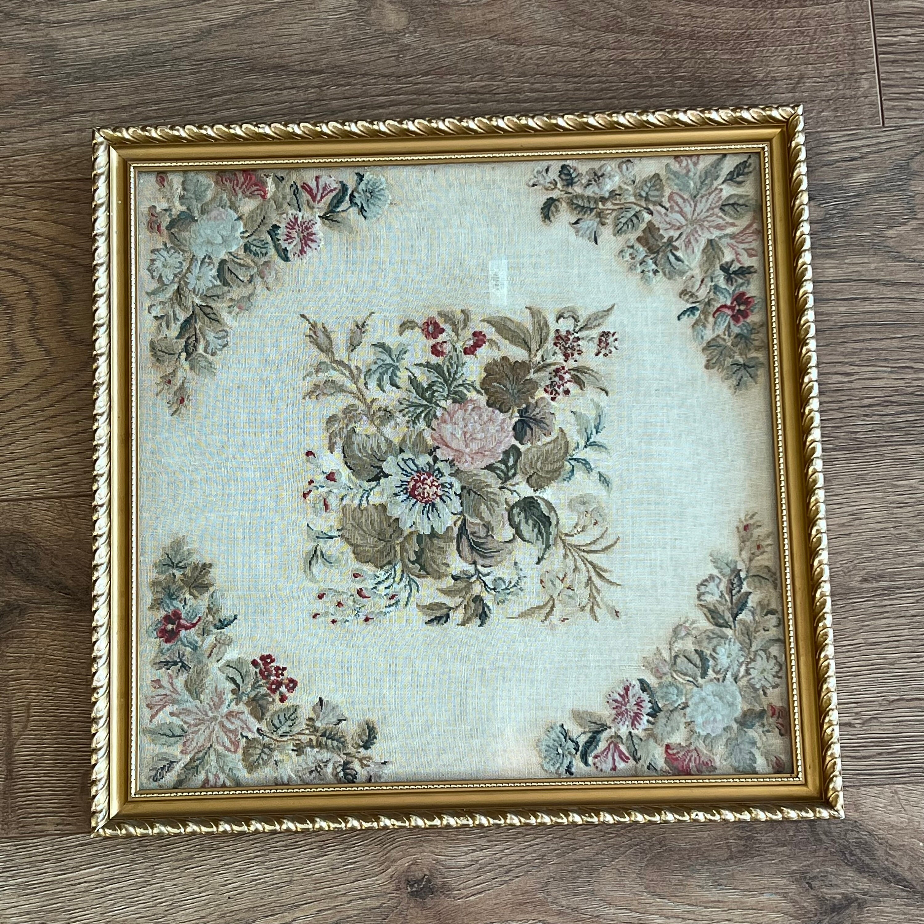 フランスアンティーク フレーム 花刺繍 花柄 額付き 壁掛 織物