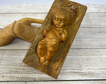 Figura del presepe in legno intagliato vintage, Gesù Bambino dormiente nella mangiatoia,