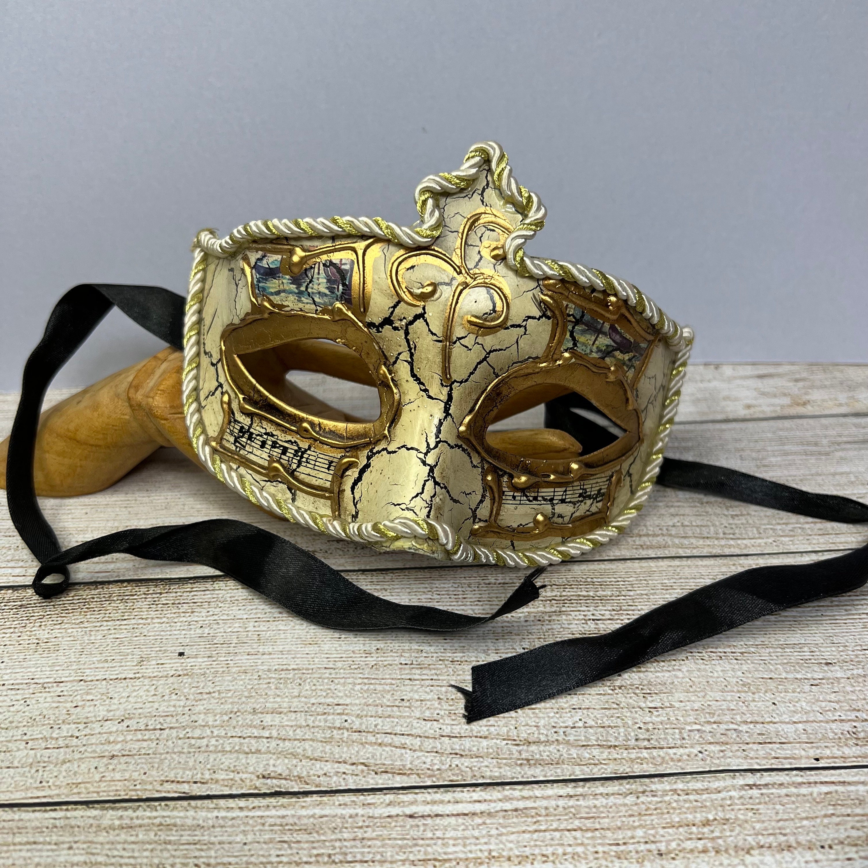 Rayna Alencon Lace Blindfold Venetian Eye Mask in black –