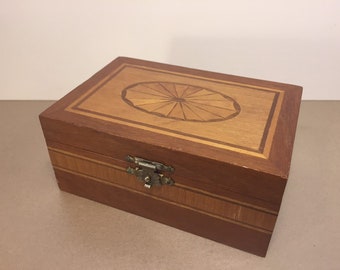 Vintage Wooden Marquetry Inlaid &#39;Regency Fan&#39; Trinket or Stud Box, Elegant , with Hinged Lid