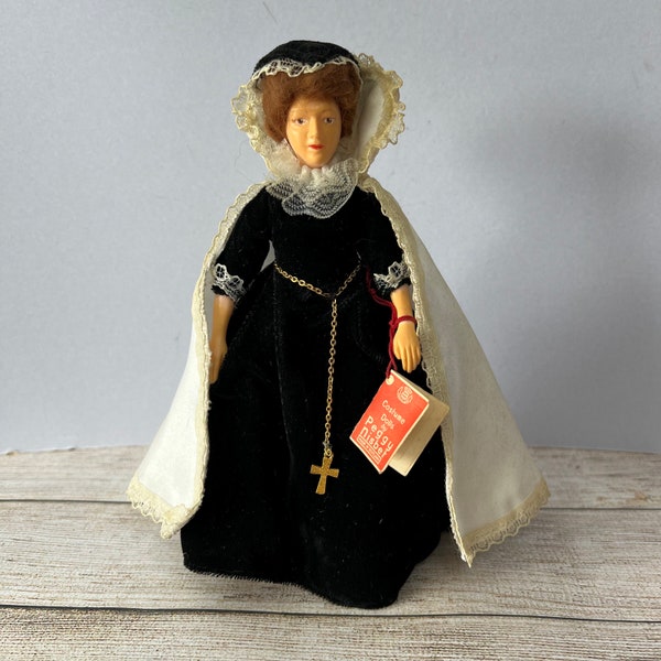 Vintage Peggy Nisbet Royal Historical Doll, Mary Queen of Scots, Fotheringay Costume, P209