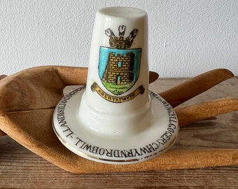 Vintage walesisk hattfigur: Willow Art Crested Ware, Aberystwyths vapensköld
