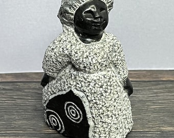 ヴィンテージの小さな石の彫刻、ジンバブエのショナ族の彫刻された石像