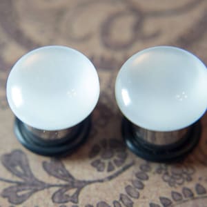 Gorgeous and elegant white hider plugs, 2g - 6mm, 0g -8mm 00g -10mm
