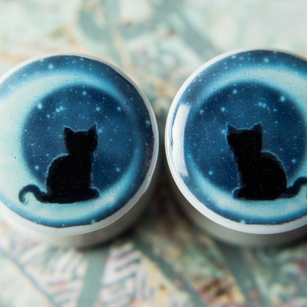 The Cat on The Moon - Double flared ear plugs,0g - 8mm 00g - 10mm 1/2” - 12mm 9/16” - 14mm 5/8” - 16mm 20mm 7/8” - 22mm 24mm 1” - 25mm