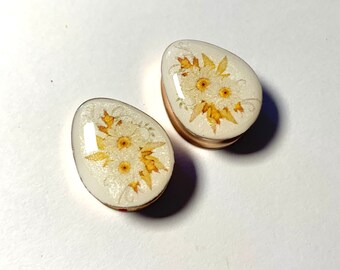 Pretty & unique flower  ear plugs, Multiple sizes 0g - 1"