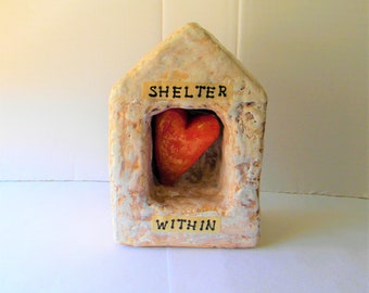 Shabby chic plaster nicho with heart