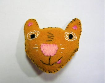 Handmade orange cat felt brooch, a whimsical folk art jewelry accessory