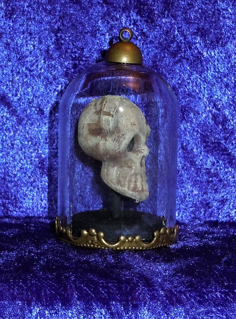 Dollhouse Miniature Accessory in twelfth scale or 1:12 scale. Halloween, skull under glass dome. Item N467. image 2