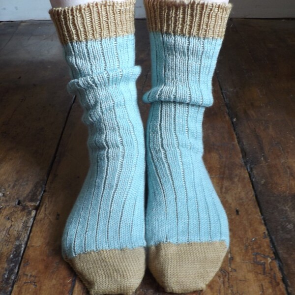 Ladies' Handmade Wool Socks - Cabbage Blue