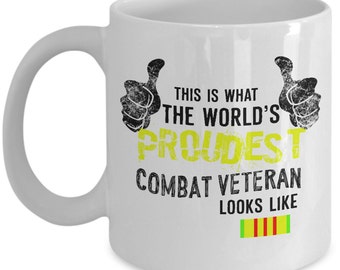 Veteraan koffiemok: "Dit Is wat's werelds Proudest bestrijding veteraan Looks Like"; Handgemaakte Cup 11 Oz grappige & inspirerend lijnen No. 4