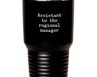 The Office Tumbler: „Asystentka kierownika regionalnego”, kubek podróżny Premium Steel Tumbler/kubek podróżny – cytat Dwighta Schrute'a, prezent Dwighta, program telewizyjny