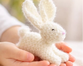 Handgestrickter Hase aus Holz - Waldorf Inspiriertes Baby Geschenk - Handgemachtes Kaninchen - Geschenk für Mädchen - Osternest
