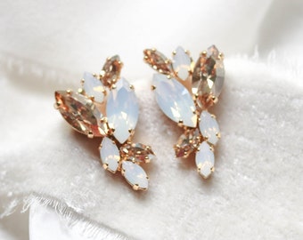 Gold Stud earrings, Gold Wedding earrings, Bridal jewelry, Crystal Bridal earrings, White opal earrings for Bride, Wedding jewelry for Bride