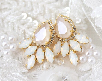 Gold Bridal earrings, White opal earrings, Bridal jewelry, Ivory cream earrings, Gold stud earrings, Crystal Wedding earrings