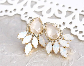 Crystal Bridal earrings, White opal earrings, Bridal jewelry, Ivory cream earrings, Gold earrings, Swarovski crystal, Wedding earrings