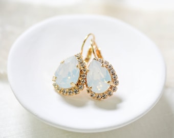 Boucles d’oreilles de mariée en opale blanche, boucles d’oreilles de mariage en cristal de goutte de larmes, bijoux de mariée, boucles d’oreilles simples demoiselle d’honneur, bijoux de mariage opale