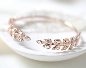 Rose gold bracelet, Wedding bracelet for bride, Crystal Bridal bracelet, Bridal jewelry, Open bangle bracelet, Rose gold Wedding bracelet