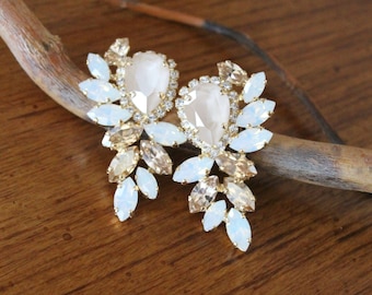 Crystal Bridal earrings, Ivory cream Wedding earrings, Bridal jewelry, White opal earrings, Gold earrings, Wedding jewelry, Special occasion