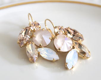 Crystal Bridal earrings, Bridal jewelry, Gold Wedding earrings for Bride, White opal crystal earrings, Wedding jewelry for Bride