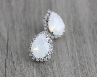 White opal Bridal earrings, Bridal jewelry, Crystal stud earrings, Teardrop Wedding earrings, Bridesmaid earrings, Wedding jewelry