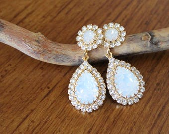 White Opal Bridal earrings, Bridal jewelry, Crystal Wedding earrings, Gold teardrop earrings, Crystal drop earrings, Wedding jewelry