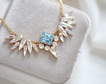 Collier ailes d’ange, collier de mariée en cristal, bijoux de mariée, collier quelque chose de bleu, collier en cristal aigue-marine, cadeau d’occasion spéciale