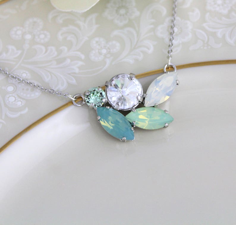 green necklace for wedding