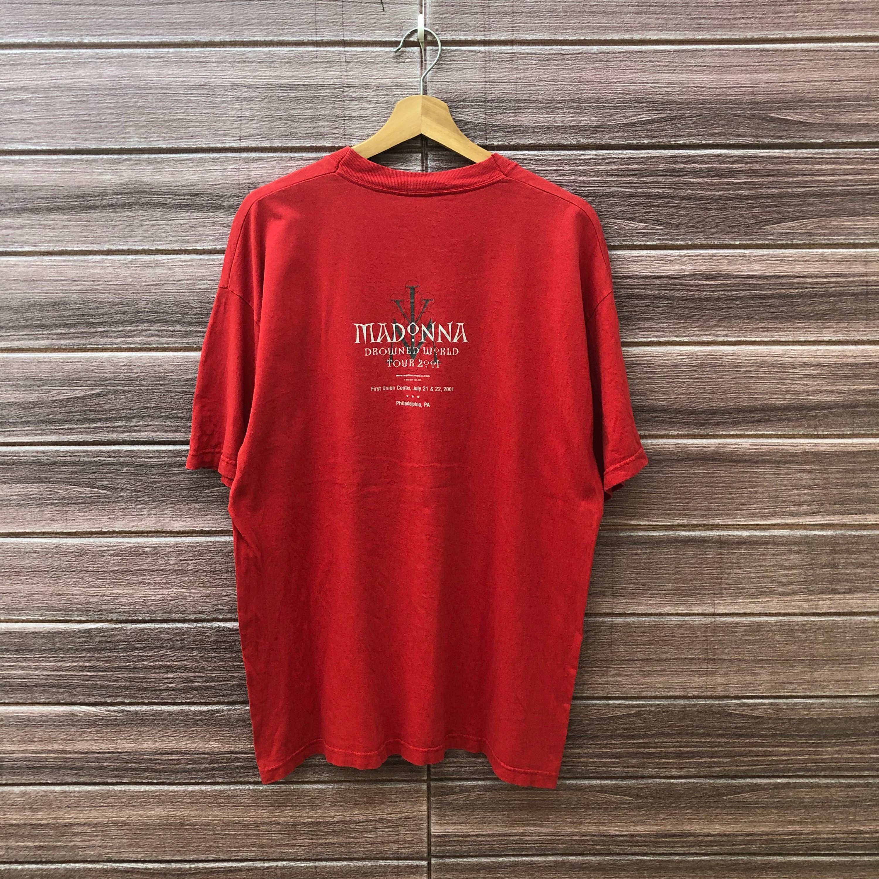 ヴィンテージ 2001 マドンナ　world tour Tシャツ L Madonna 2001 Tour T-shirt – Reware Vintage
