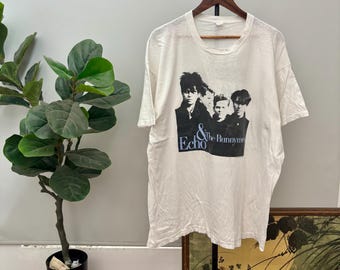 Vintage 80s Echo and the Bunnymen Music Band Tour Graphic T-shirt