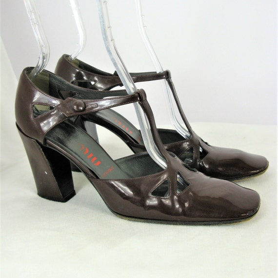 Vintage Miu Miu T Strap découpe cuir verni Mary Jane talons 36,5 / 6.5 Vintage Miu Miu T Strap découpe cuir verni Mary Jane Jane Jane talons 36,5 / 6.5 d55521