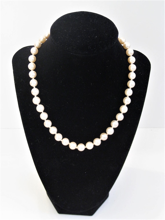 1960's Pearl Choker Necklace with Silver Clasp