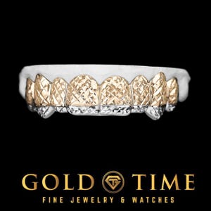 Maßgeschneiderte Luxus Grillz - 8 Stück im Trillion-Schliff mit Canine Fangzähne und weißen Spitzen - Inklusive Gratis Abdruckset - Silber, 10k, 14k Gold