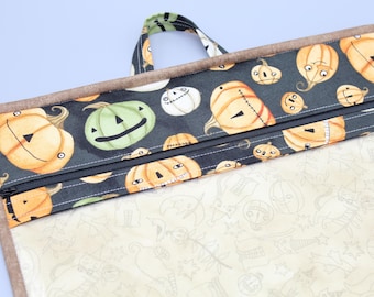 Bolsa grande de vinilo para proyectos con asa - Whimsy Pumpkins - Acolchada de 14"