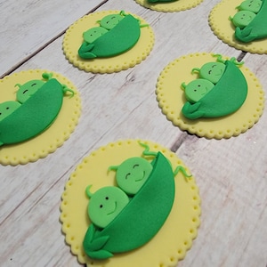 Fondant Peas in Pod Cupcake Toppers - Fondant Baby Shower Cupcakes - Fondant Twins - Twin Cake Toppers - Two Peas in a Pod