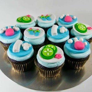 Decoraciones de fondant con temática de spa para cupcakes - Fiesta temática de spa - Cupcakes para pijamada de niñas - Spa de fondant - Esmalte de uñas de fondant - Pepinos de fondant